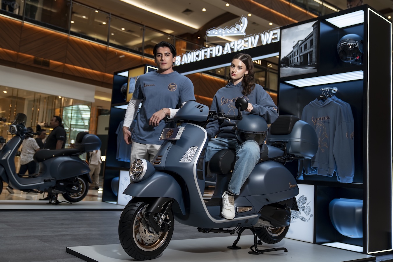 Vespa LX dan Vespa Officina 8